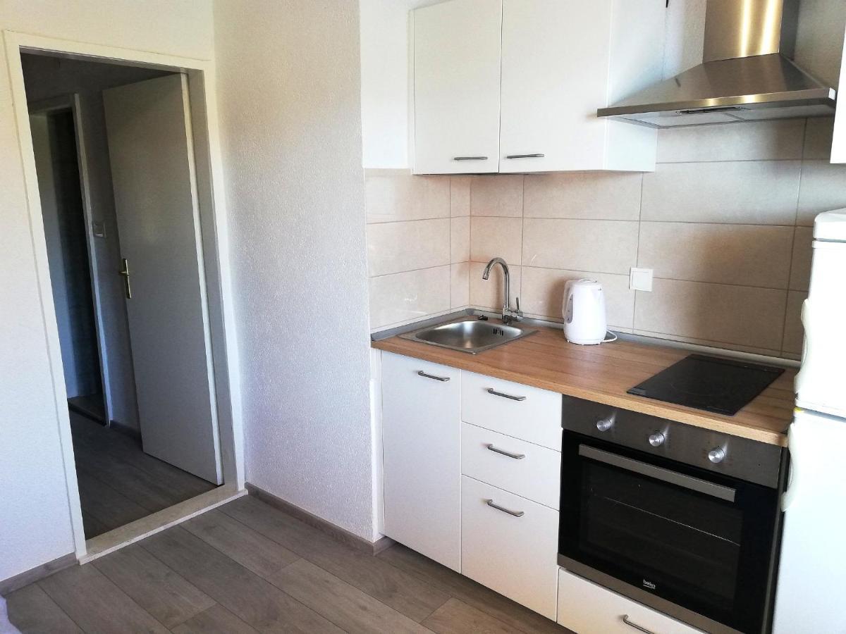 Apartments Amfora Gdinj Экстерьер фото
