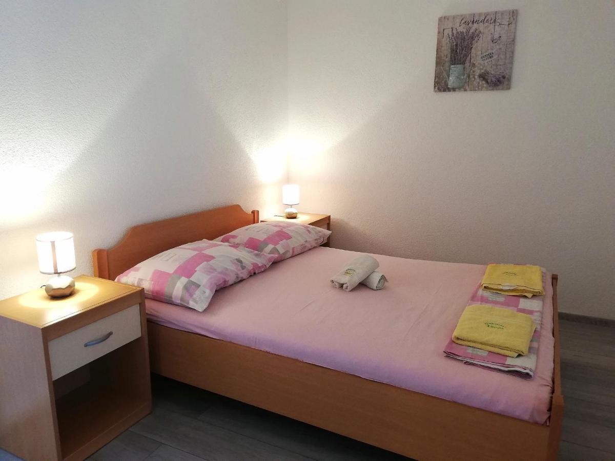 Apartments Amfora Gdinj Экстерьер фото