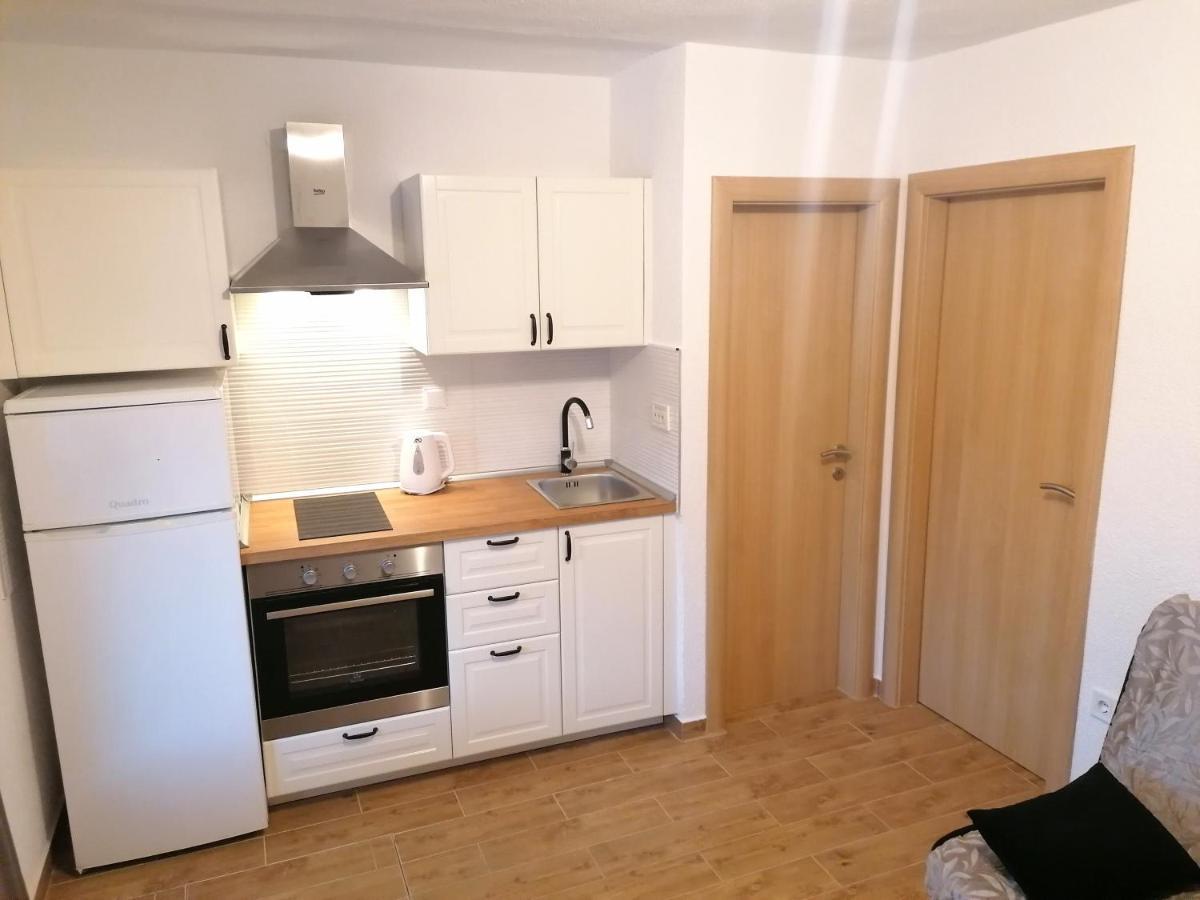 Apartments Amfora Gdinj Экстерьер фото