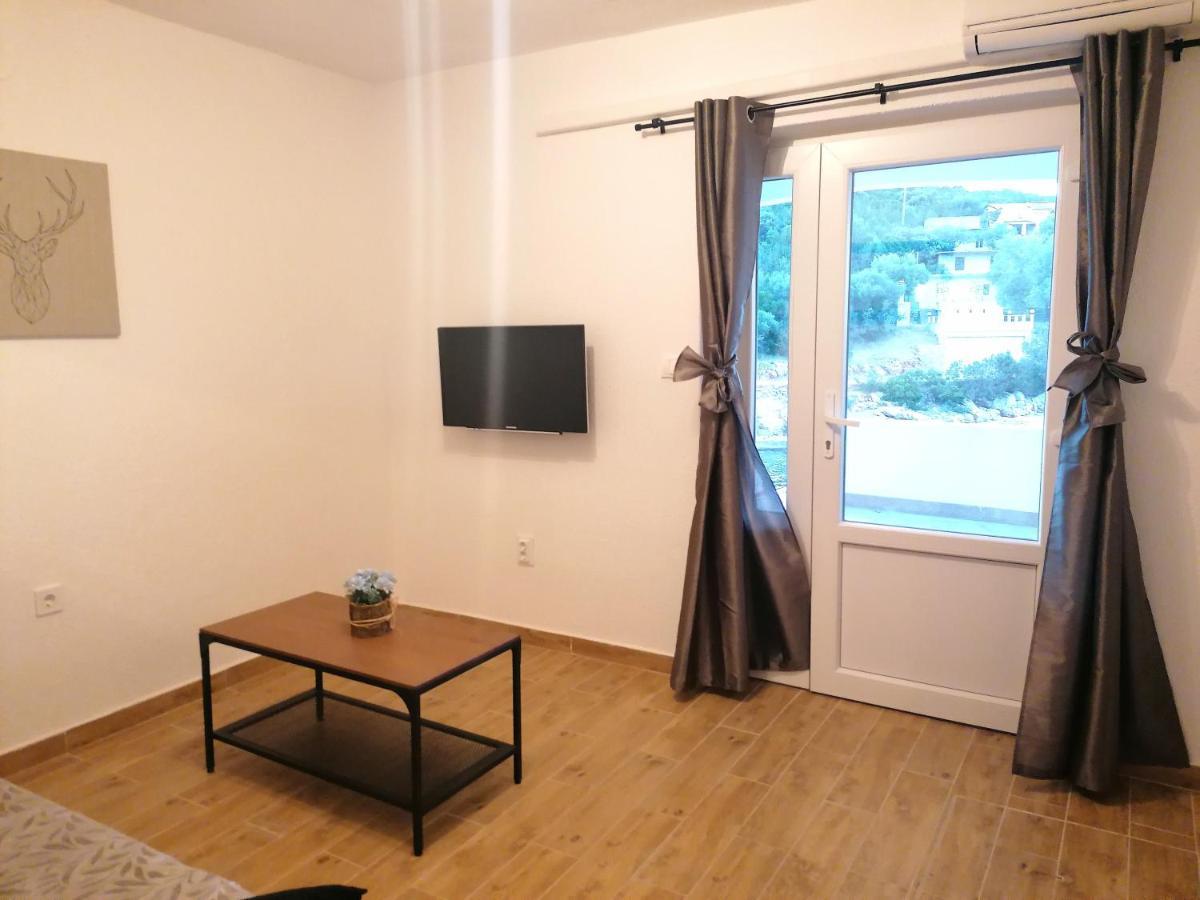 Apartments Amfora Gdinj Экстерьер фото