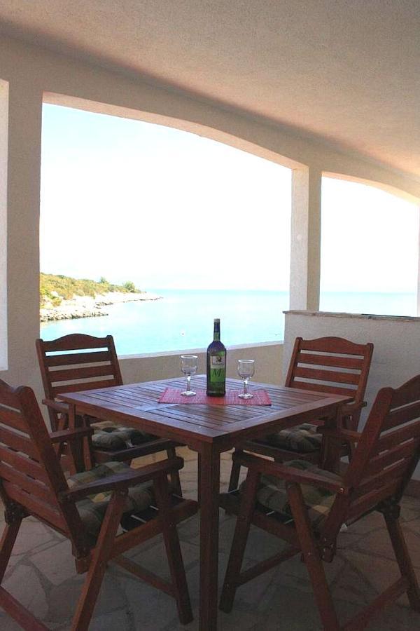 Apartments Amfora Gdinj Экстерьер фото