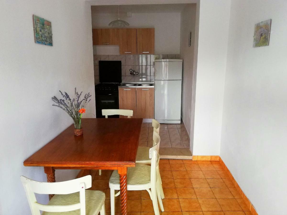 Apartments Amfora Gdinj Экстерьер фото
