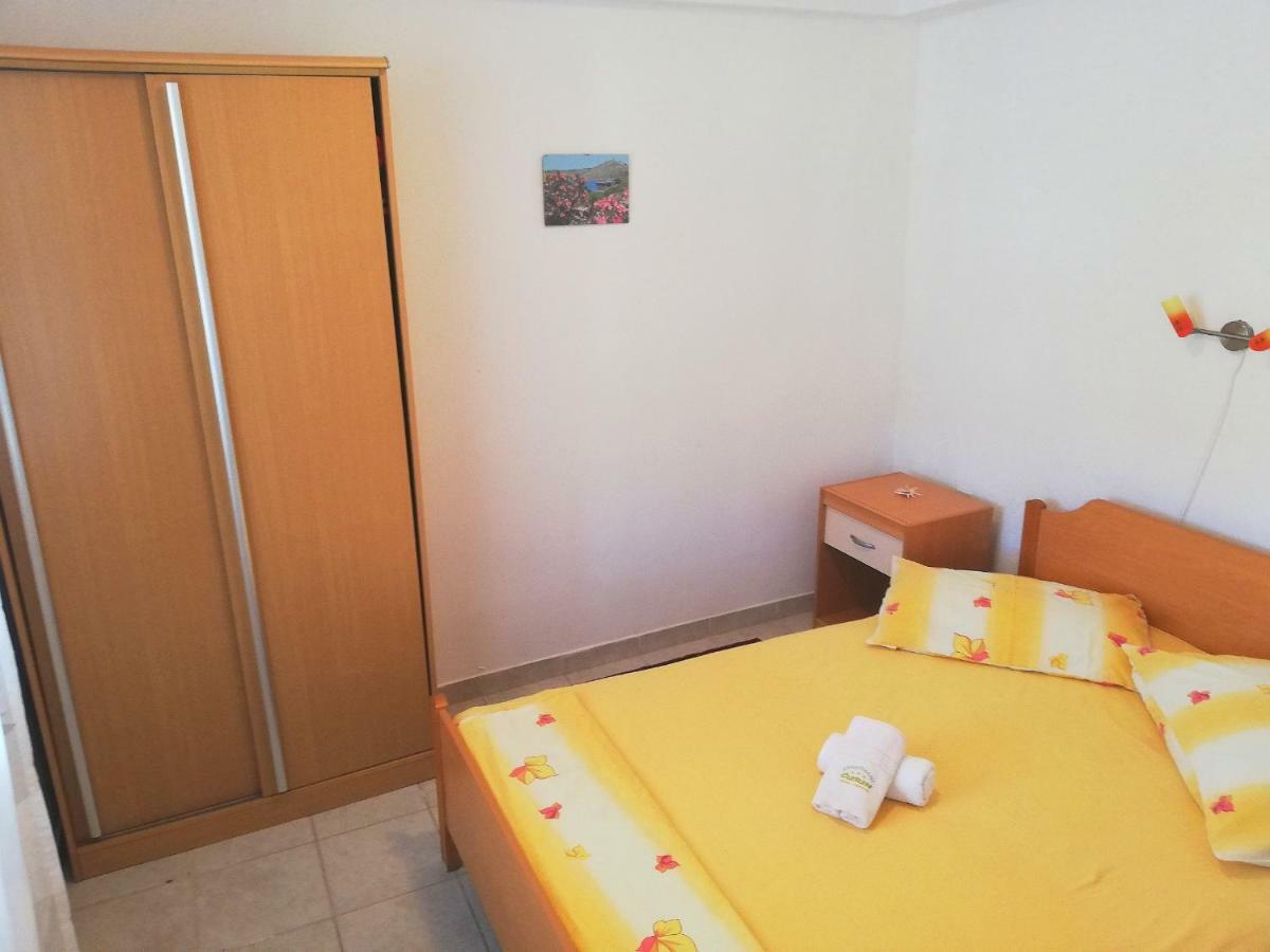 Apartments Amfora Gdinj Экстерьер фото